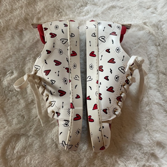 COPY - Aldo Valentine’s sneakers 6.5 - Picture 2 of 6